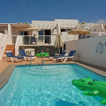Villa In Puerto Del Carmen Sleeps 5 With Pool&air Con *