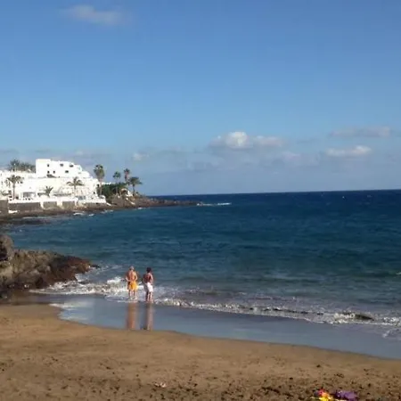 In Puerto Del Carmen Sleeps 5 With Pool&air Con *