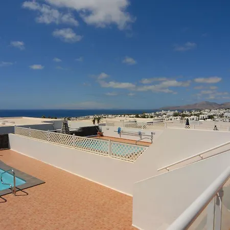 In Puerto Del Carmen Sleeps 5 With Pool&air Con * Puerto del Carmen (Lanzarote)