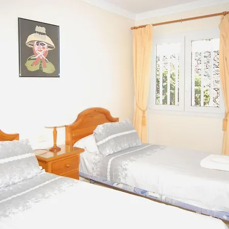 In Puerto Del Carmen Sleeps 5 With Pool And Air Con