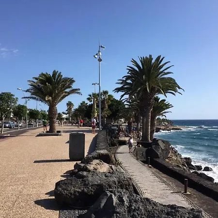 In Puerto Del Carmen Sleeps 5 With Pool And Air Con * Puerto del Carmen (Lanzarote)